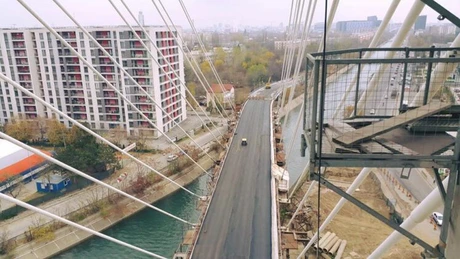 Pasajul Ciurel: A fost turnat primul strat de asfalt pe podul peste Dâmboviţa şi Şoseaua Virtuţii FOTO