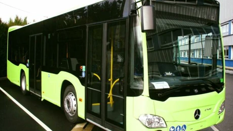 Primele imagini cu autobuzele hibrid făcute de Mercedes pentru Bucureşti. Vor ajunge în Capitală din martie FOTO