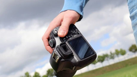 Aparatele foto digitale, pe cale de dispariţie? Vânzările sunt cu 87% mai mici faţă de 2010, cel mai mic nivel din ultimii 20 de ani