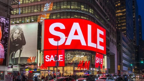 Grupul suedez H&M își închide temporar toate magazinele din Germania și din Statele Unite ale Americii
