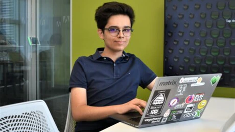Programator de la 15 ani. Tudor Coman are 17 ani şi este cel mai tânăr angajat al Adobe România. Cum a reuşit şi cum arată o zi din viaţa sa