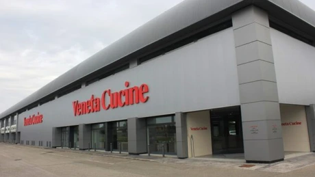 Rovere Mobili deschide, la Timişoara, al doilea showroom din România al Veneta Cucine, cel mai mare producător de seturi de bucătării din Italia