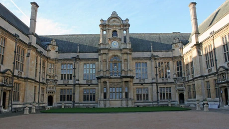 Londra a decis să nu le mai permită studențiilor chinezi să urmeze cursuri care au subiecte de cercetare din domenii sensibile