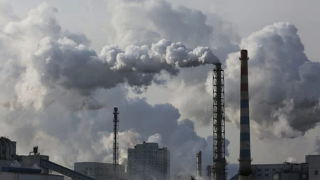 Comisia cere Greciei şi României să adopte programe naţionale de control al poluării atmosferice