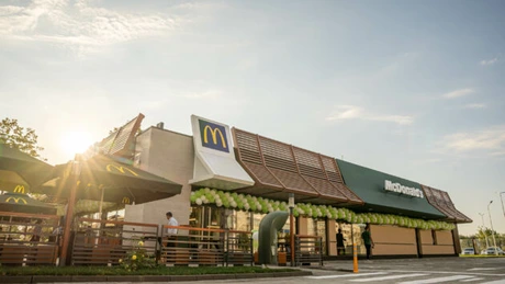 McDonald’s oferă în restaurantele sale pentru o perioadă limitată noul produs Double Big Mac