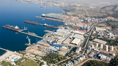 Grecia vinde cel mai mare şantier naval