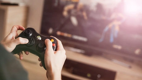 Studiu: Trei din zece gameri ascund de părinţi detalii despre timpul alocat jocurilor video