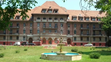 RAPPS: Măsuri de conservare a hotelului Triumf; s-a montat în interiorul podului o membrană impermeabilă