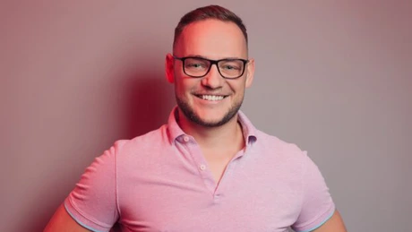 Sergiu Biriş lansează o platformă de cursuri online destinată antreprenorilor români care doresc să atragă finanţări de la investori