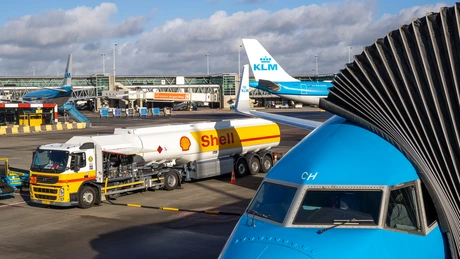 Un avion KLM a efectuat primul zbor comercial din lume în care s-a folosit combustibil sintetic
