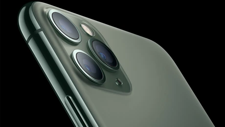 Apple anunţă rezultate peste aşteptări graţie vânzărilor de telefoane iPhone