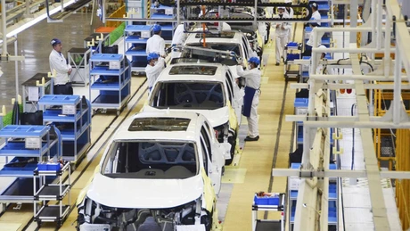 Problemele industriei auto nu contenesc: Nissan și Toyota opresc, parțial, producția