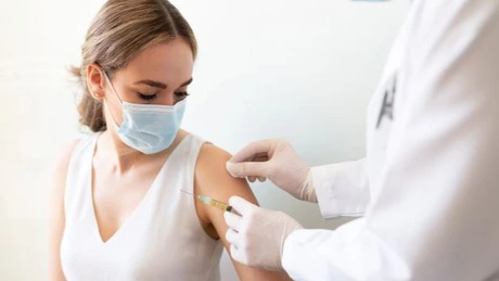 CNCAV: România - în topul ţărilor UE la campania de vaccinare anti-COVID
