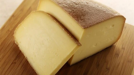 Caşcavalul de Săveni, al şaptelea produs românesc recunoscut şi protejat în UE