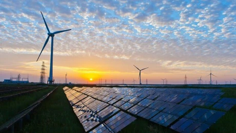 Producătorii de energie regenerabilă cer autorităţilor să renunţe la supraimpozitarea veniturilor