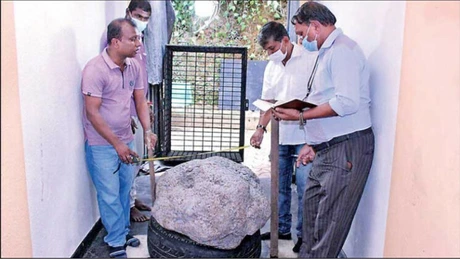 Un safir uriaș de 80 de kilograme a fost descoperit într-o mină din Sri Lanka