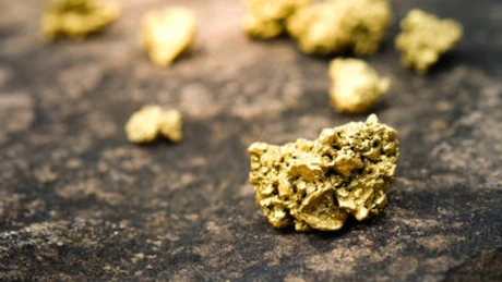 Aurul se scumpeste din 10 în 10 minute. Preţul său a crescut cu peste 4% în ultimele 72 de ore. La BNR, metalul preţios a atins cel mai ridicat nivel din istorie