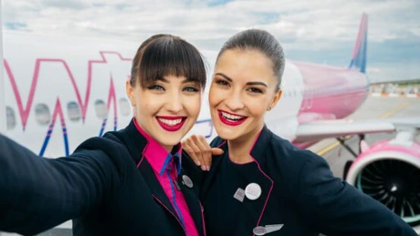 Wizz Air vrea să angajeze 800 de însoțitori de zbor până în decembrie și organizează zece caravane în orașele din România