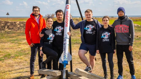 Vodafone susţine primii studenţi români la concursul european de rachete din Portugalia