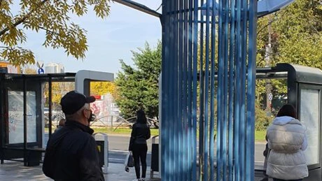 Cinci copaci solari cu wi-fi gratuit și energie verde au fost amplasați în București