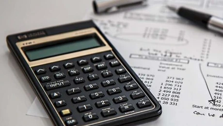 Cum te poate ajuta un specialist în finanțe personale să îți organizezi bugetul și să faci economii