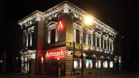 Cercei care valorează cât o mașină nouă, scoși la licitație. Care sunt cele mai scumpe bijuterii