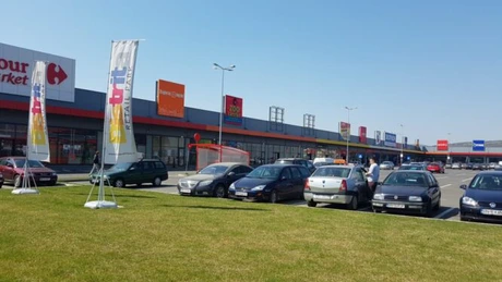 CNSU: Accesul în magazinele alimentare situate în centre comerciale, permis tuturor persoanelor cu respectarea unor condiţii