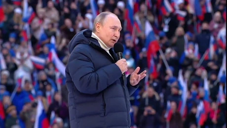 Putin le-a promis rușilor strânși pe stadionul Lujniki că vor câștiga războiul. Postul public Rossia-24 a întrerupt transmisia directă a discursului său (Video)
