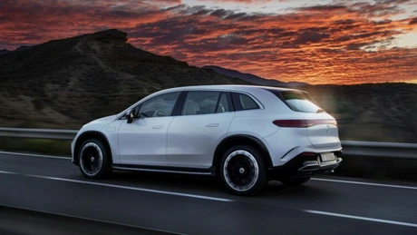 Mercedes introduce un abonament de 1.200 de dolari pe an la modelele electrice EQ pentru îmbunătățirea accelerării