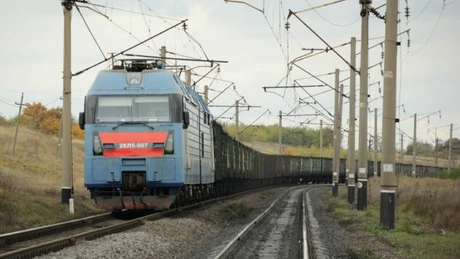 Mii de vagoane încărcate cu marfă sunt blocate la graniţa Ucrainei cu Polonia