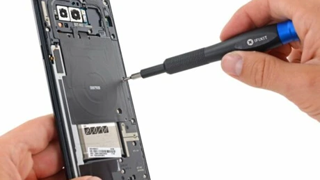 Samsung va permite utilizatorilor de dispozitive din gama Galaxy să își repare singuri telefoanele și tabletele