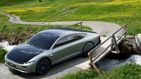 Un start-up din Țările de Jos va livra la finalul acestui an primele sale mașini cu încărcare solară