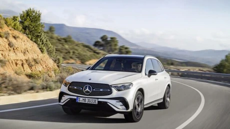Varianta plug-in a noului Mercedes-Benz GLC se poate deplasa 100 km în mod electric