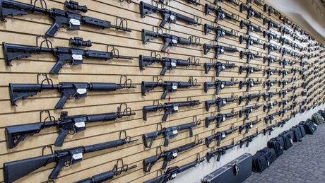 Senatul american a adoptat un proiect de lege privind limitarea accesului la armele de foc