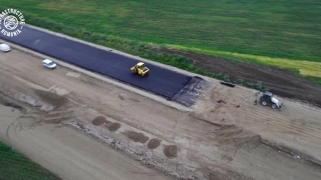 Autostrada Bucureștiului A0: A fost așternut primul strat de asfalt VIDEO