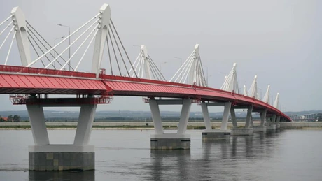 Primul pod rutier dintre Rusia şi China a fost inaugurat vineri