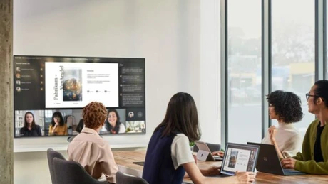 Microsoft Teams adaugă subtitrarea și transcrierea în timp real în limba română