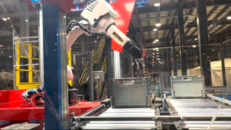 Ce urmează pentru eMAG după ce a investit 43 de milioane de euro în roboți și tehnologie pentru depozite. ”Am studiat toate soluțiile logistice din piață și sistemul implementat de noi este peste Amazon”