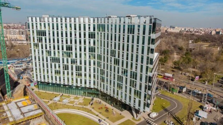 Proprietarii Dedeman se îndreaptă spre un miliard de euro în imobiliare: au cumpărat șapte clădiri de birouri cu 380 de milioane de euro, deținute de CA Immo