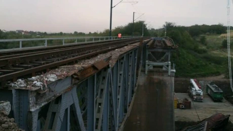 Calea ferată Videle - Orșova: Asocierea Strabag - Metabet CF a depus ofertă pentru reconstruirea Viaductul Cârcea, avariat în 2018