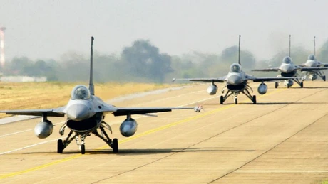MApN: Patru aeronave F-16 şi aproximativ 100 de militari, în misiune de poliţie aeriană în ţările baltice