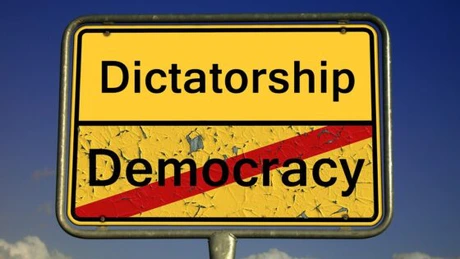 Jumătate din democraţiile lumii sunt în declin - raport