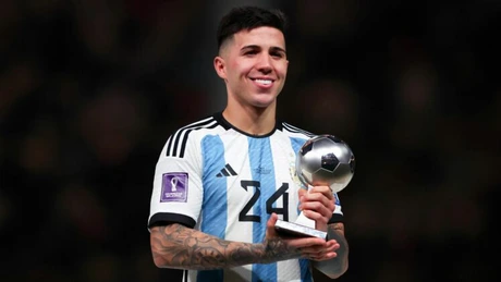 Clubul de fotbal Chelsea Londra oferă 120 de milioane de euro pentru transferul argentianului Enzo Fernandez de la Benfica