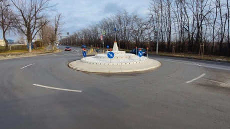 Primăria Capitalei a construit două sensuri giratorii modulare, pentru care a plătit 900.000 de lei