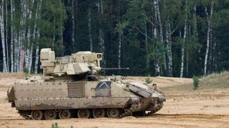 SUA iau în calcul să-i furnizeze Ucrainei vehicule blindate Bradley