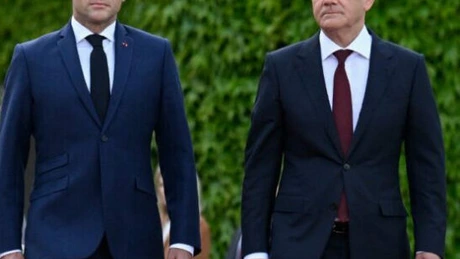 Macron şi Scholz relansează ''locomotiva'' franco-germană, dar persistă divergenţe între ei