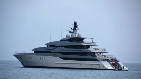 Justiția americană a inculpat un cetățean britanic și unul elvețian pentru că l-au ajutat pe oligarhul rus Viktor Vekselberg să evite confiscarea yachtului său