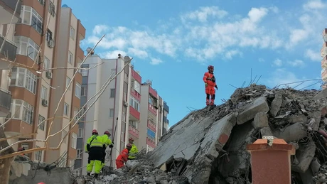 Cutremur Turcia: NATO livrează containere pentru amenajarea de locuinţe temporare