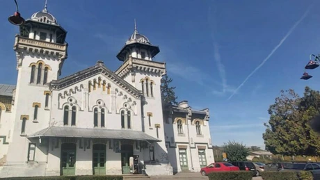 Gara Curtea de Argeș: A fost semnat contractul pentru restaurarea clădirii monument istoric