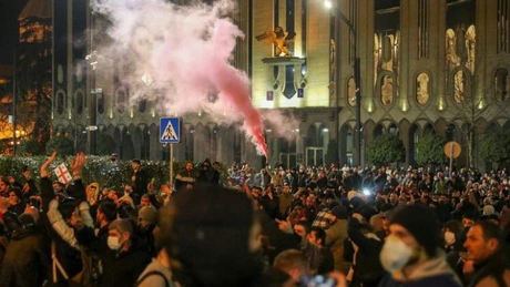 Proteste de amploare în Georgia: Gaze şi tunuri cu apă împotriva miilor de opozanţi ai unei legi represive